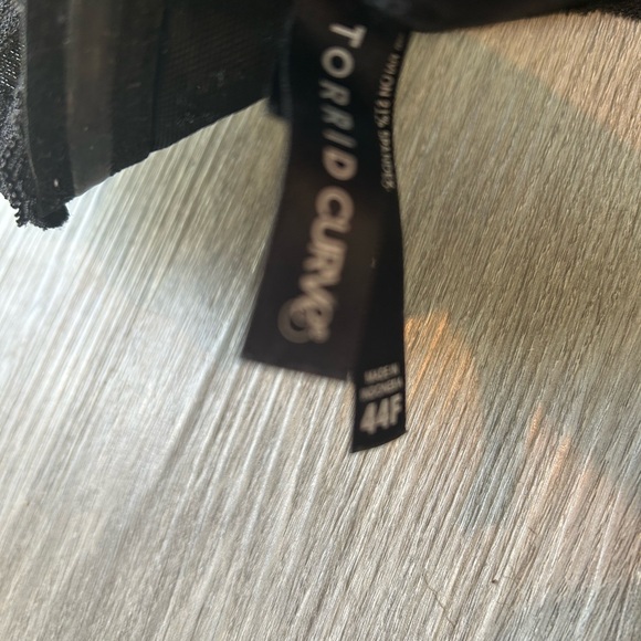 Torrid Curve plus size strapless bra - Picture 3 of 3